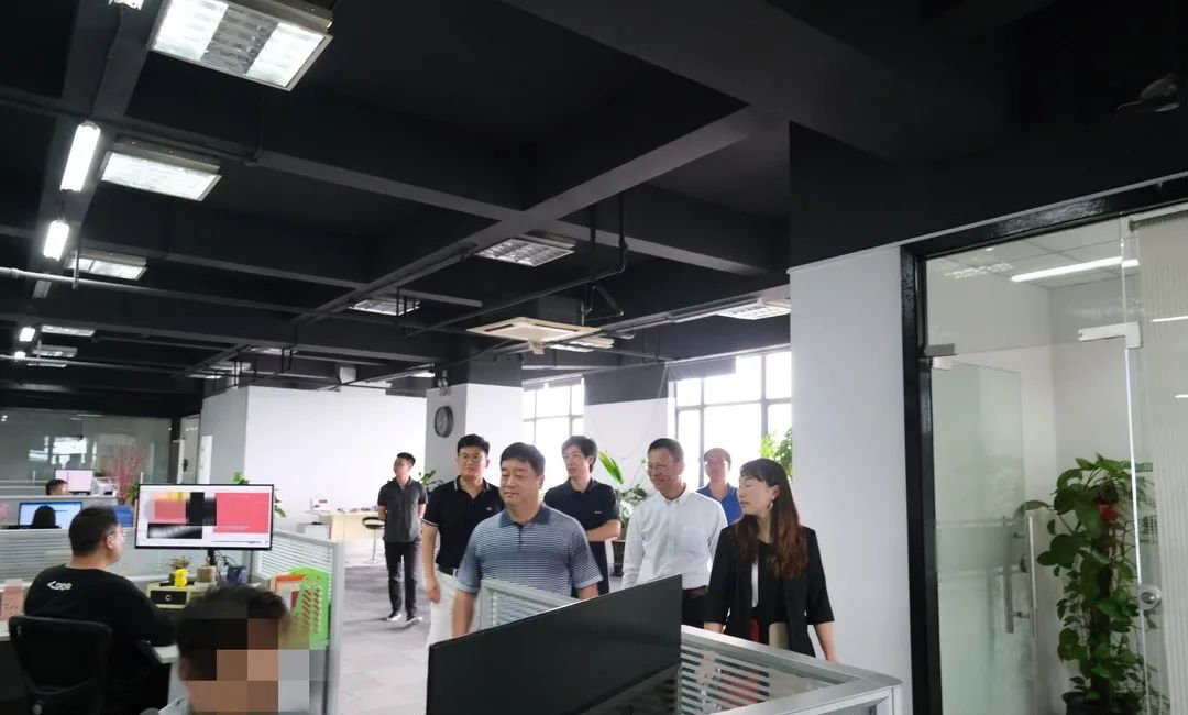 喜提西安電子科技大學微電子學院最佳就業(yè)合作伙伴獎